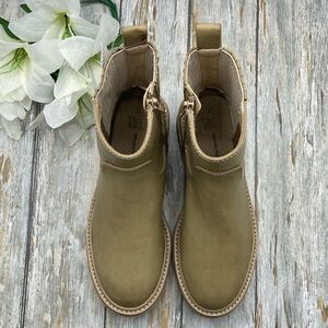 Time and Tru Women's Ankle Boots - Olive